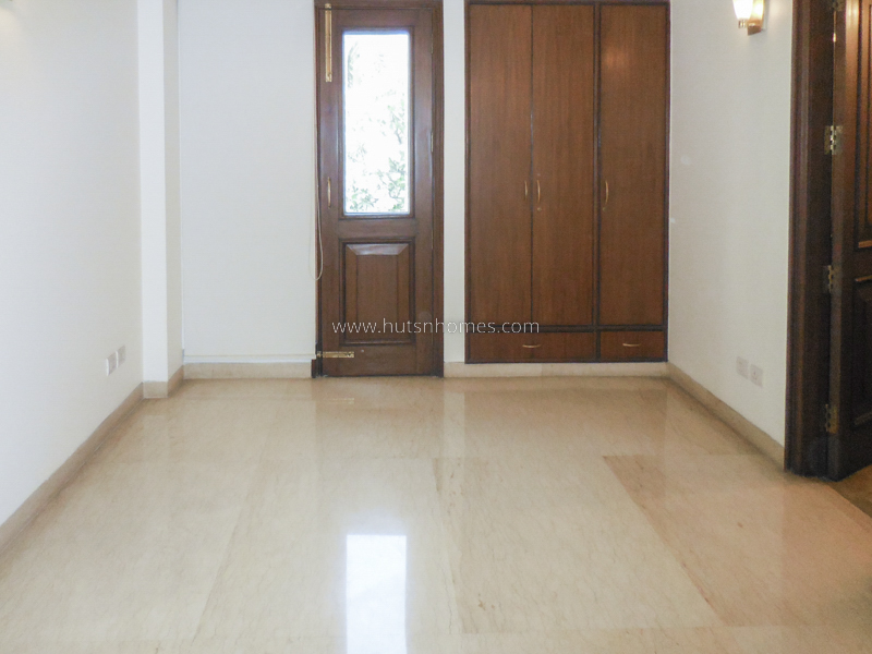 3 BHK Flat For Rent in Golf Links