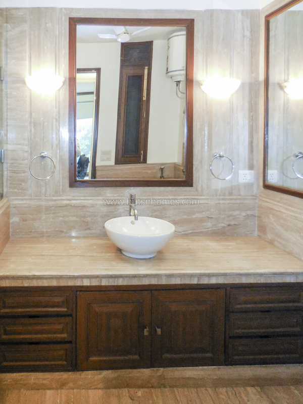 3 BHK Flat For Rent in Golf Links