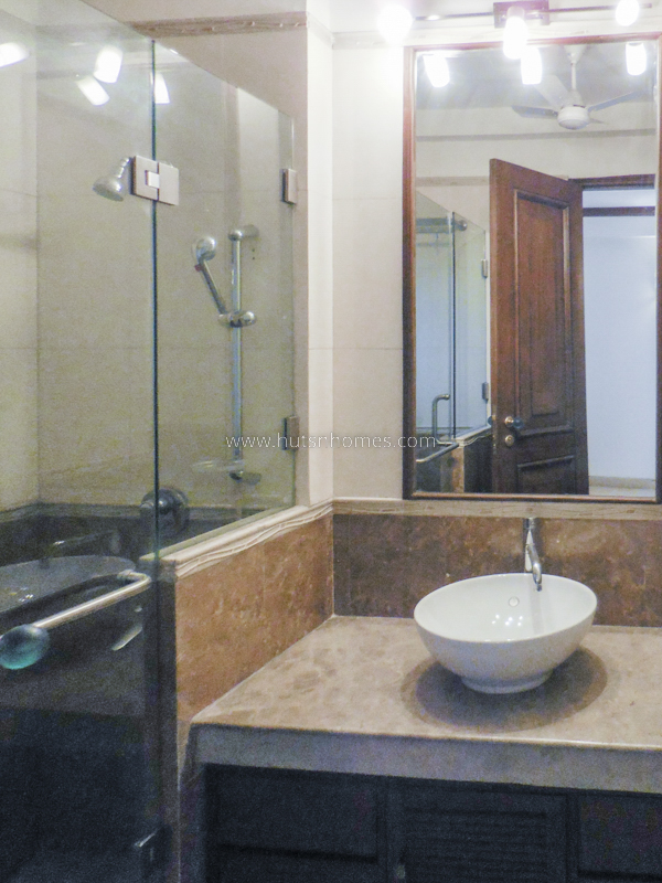 3 BHK Flat For Rent in Golf Links