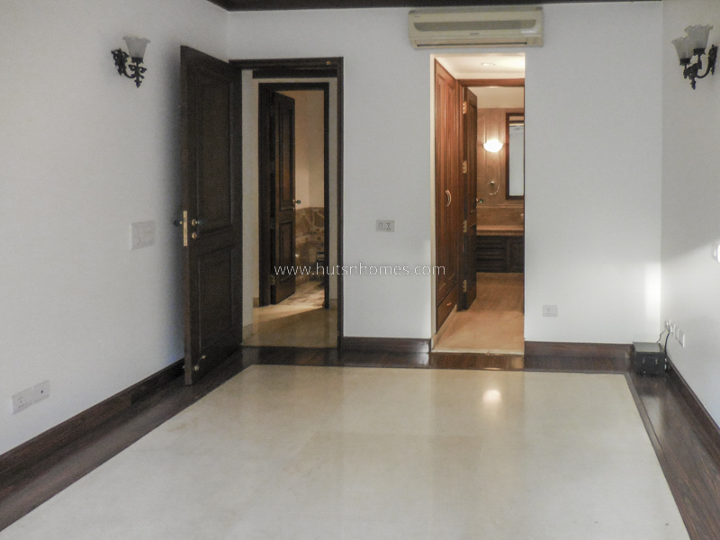 3 BHK Flat For Rent in Golf Links