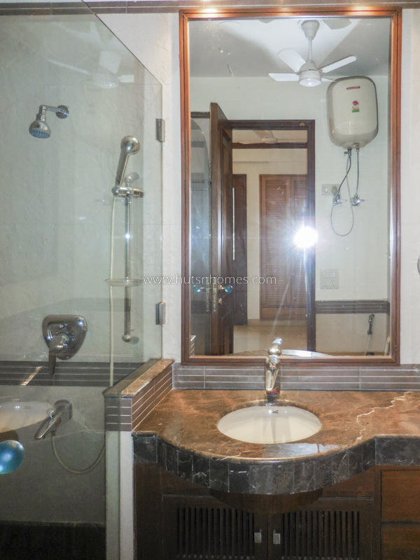 3 BHK Flat For Rent in Golf Links