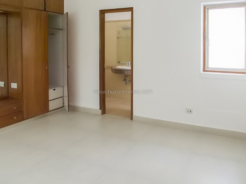 3 BHK Flat For Rent in 166
