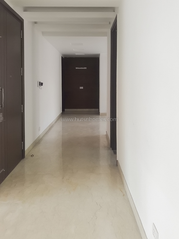 4 BHK Flat For Rent in Jangpura