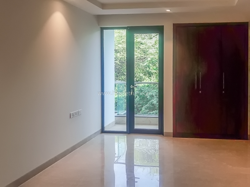 4 BHK Duplex For Rent in Vasant Vihar