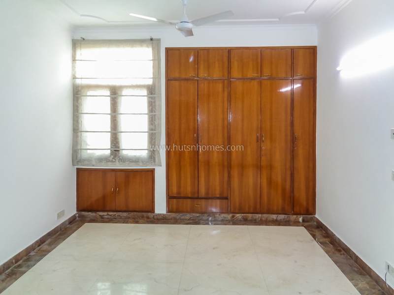 4 BHK Flat For Rent in Vasant Vihar