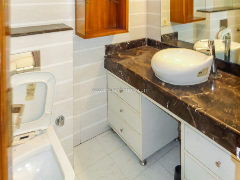4 BHK Flat For Rent in Vasant Vihar