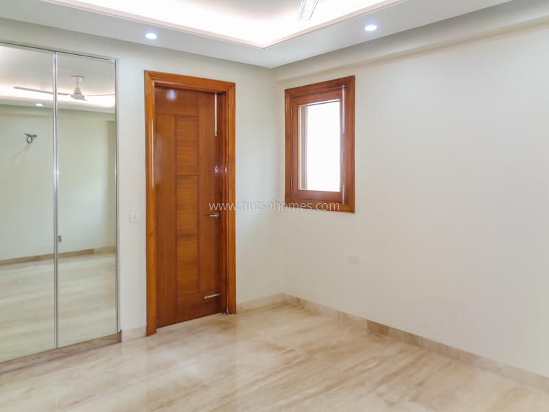 4 BHK Flat For Rent in Vasant Vihar