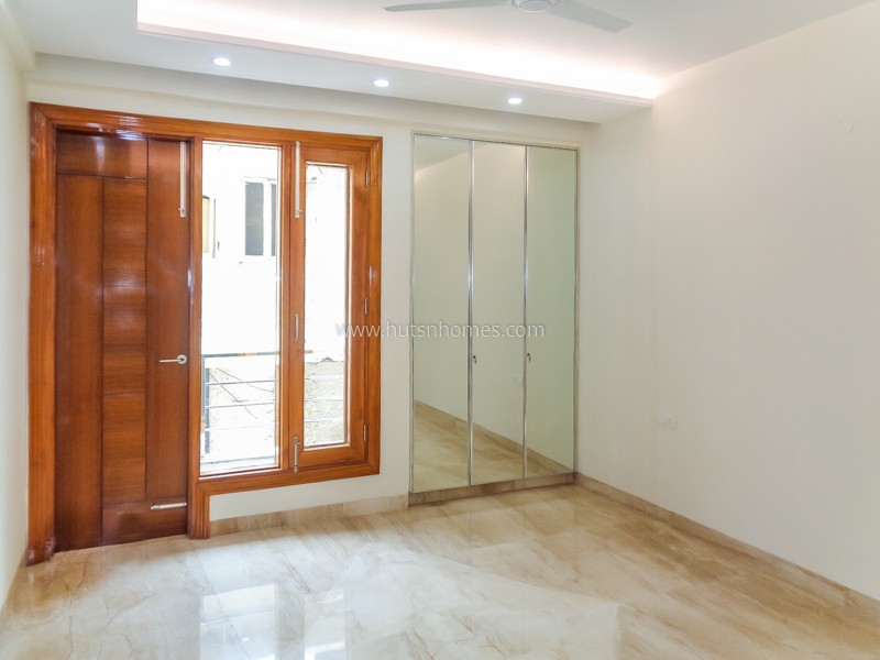 4 BHK Flat For Rent in Vasant Vihar