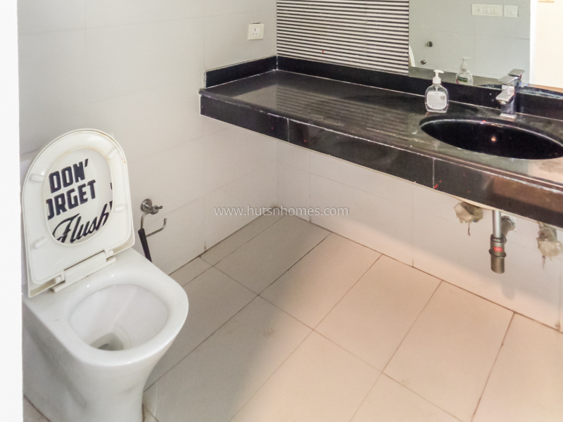 4 BHK Flat For Rent in Vasant Vihar
