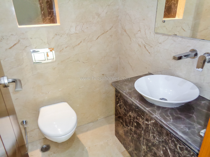 4 BHK Flat For Rent in Vasant Vihar