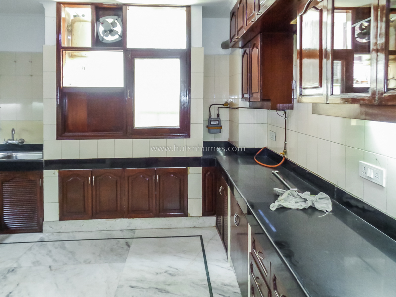 4 BHK Flat For Rent in Vasant Vihar