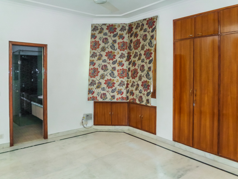 4 BHK Flat For Rent in Vasant Vihar