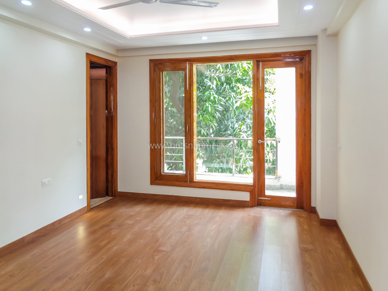 4 BHK Flat For Rent in Vasant Vihar