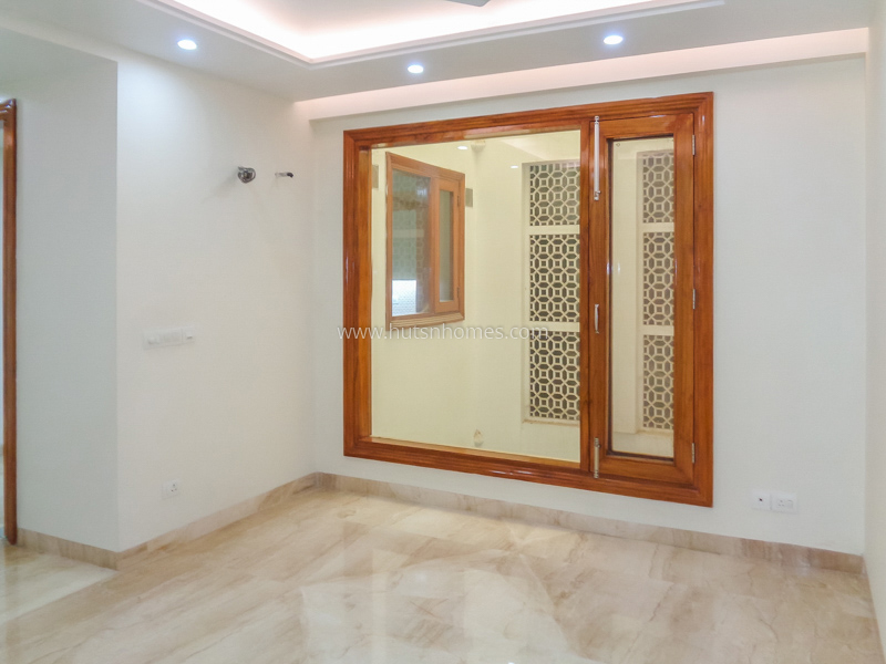 4 BHK Flat For Rent in Vasant Vihar