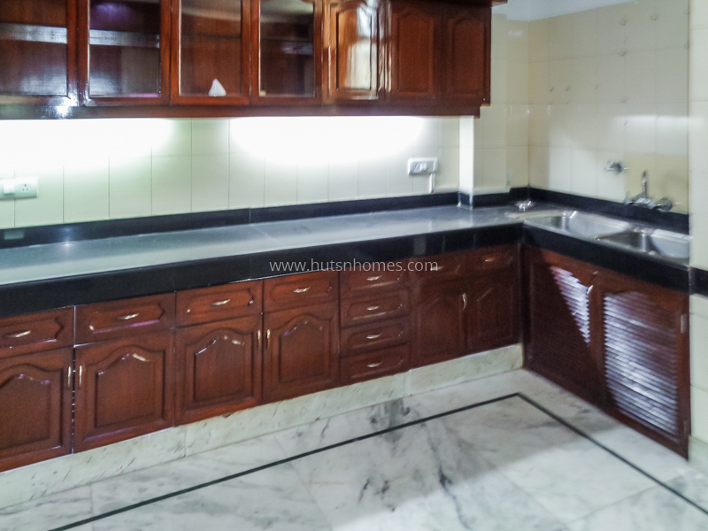4 BHK Flat For Rent in Vasant Vihar