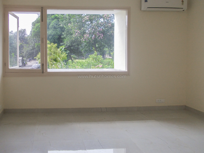 2 BHK Flat For Rent in Golf Links
