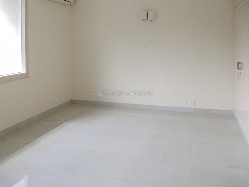 2 BHK Flat For Rent in Golf Links