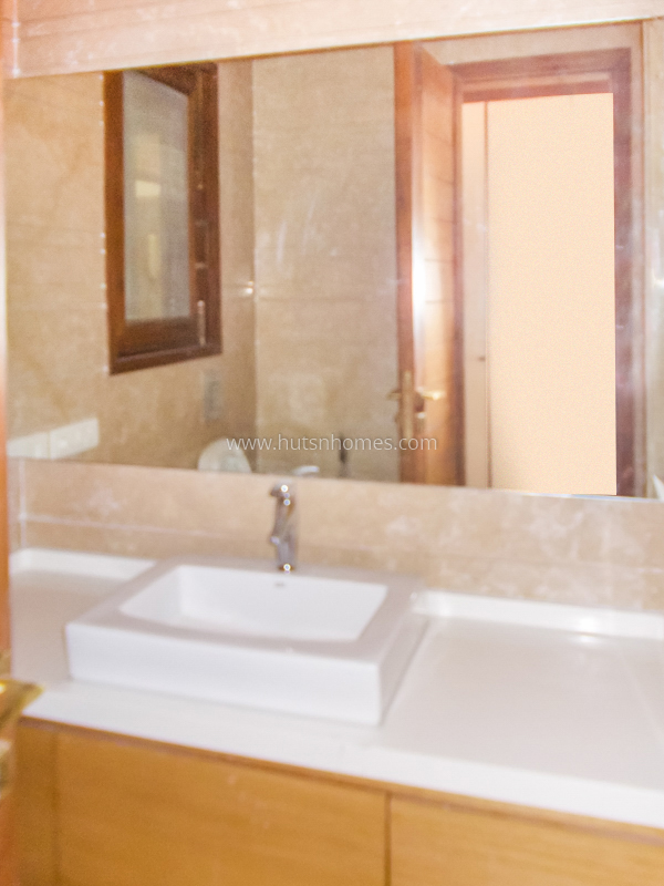 3 BHK Flat For Rent in Jor Bagh