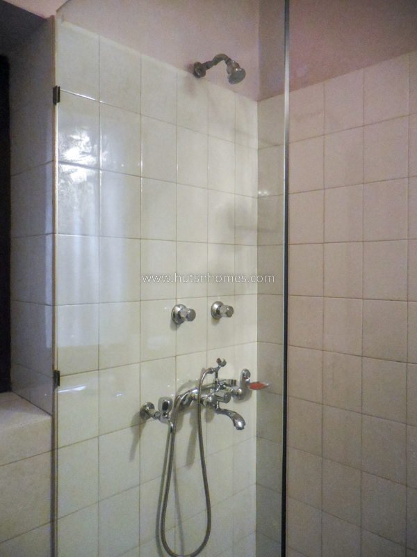 2 BHK Flat For Rent in Golf Links
