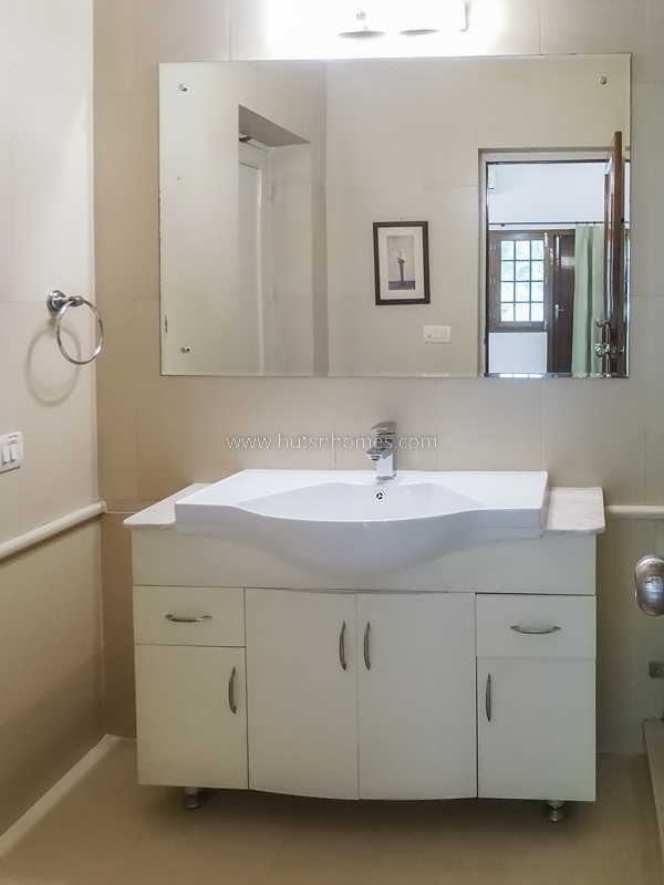 3 BHK Flat For Rent in Golf Links