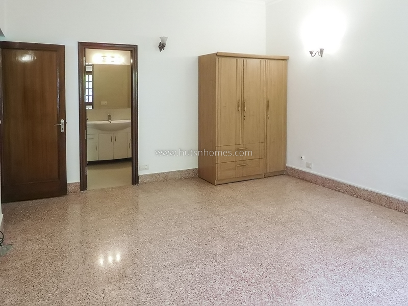 3 BHK Flat For Rent in Golf Links