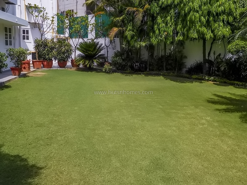 3 BHK Flat For Rent in Golf Links