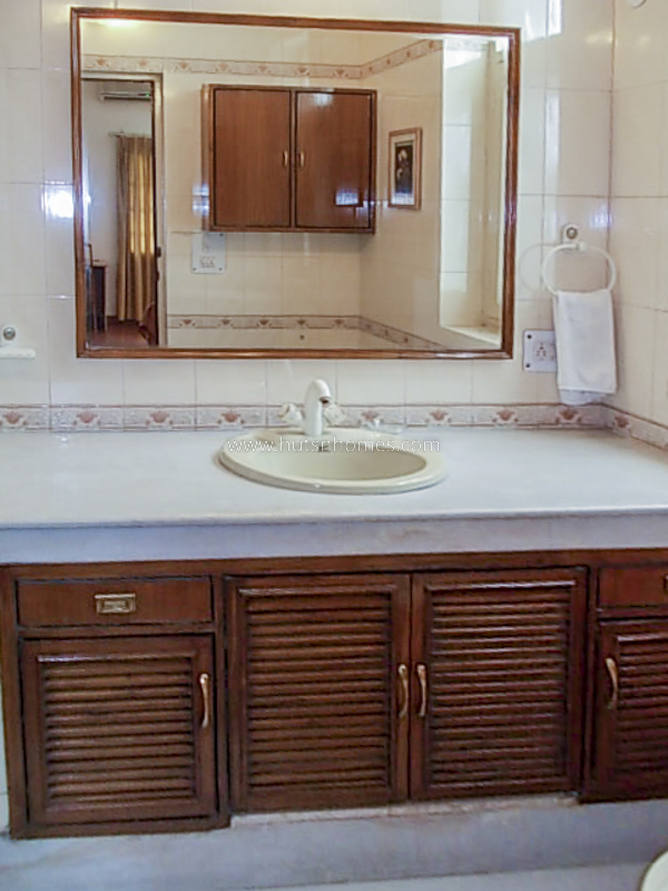 3 BHK Flat For Rent in Golf Links