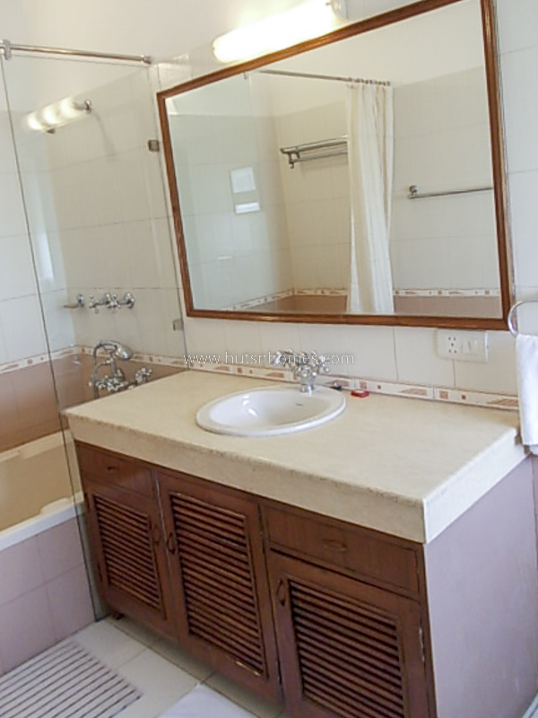 3 BHK Flat For Rent in Golf Links