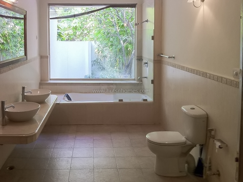 4 BHK Farm House For Rent in Vasant Kunj