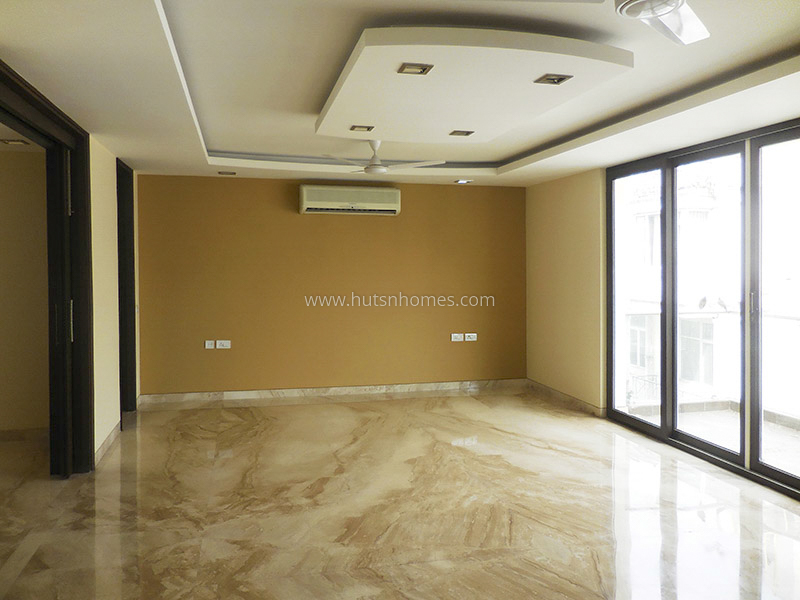 4 BHK Flat For Rent in Vasant Vihar
