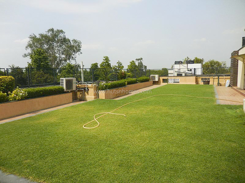 4 BHK Flat For Rent in Vasant Vihar