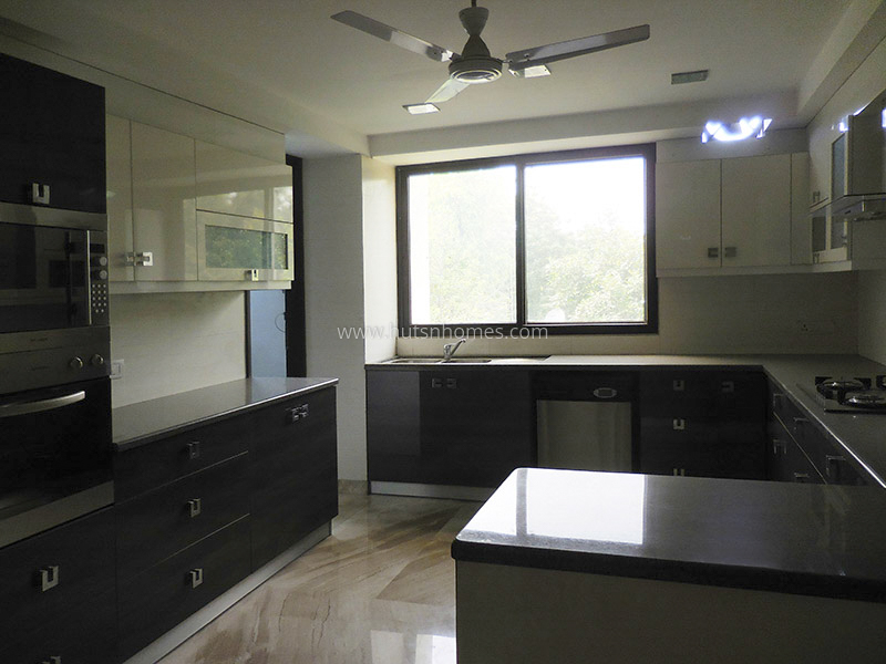 4 BHK Flat For Rent in Vasant Vihar