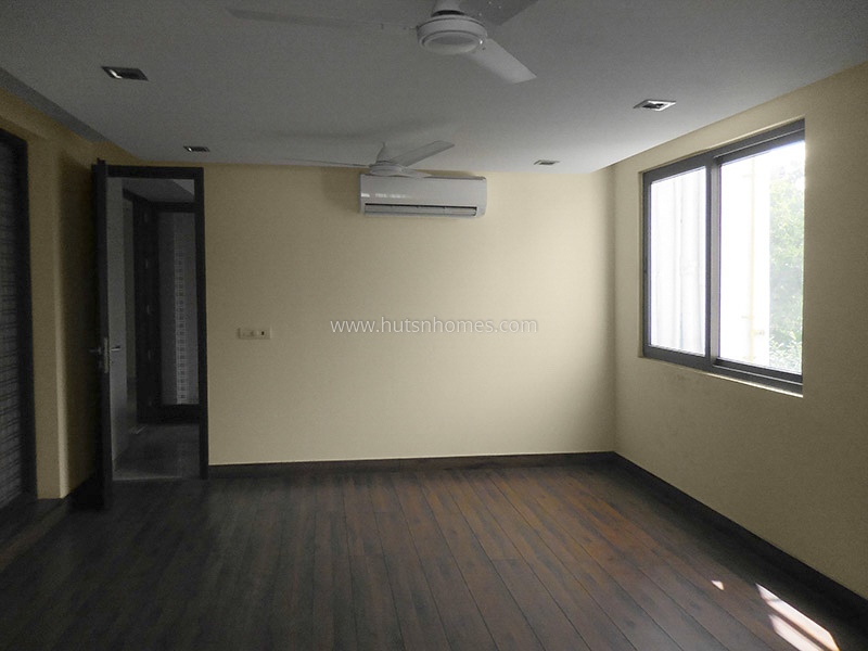 4 BHK Flat For Rent in Vasant Vihar