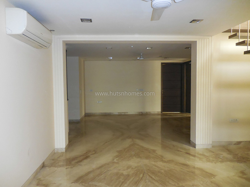 4 BHK Flat For Rent in Vasant Vihar
