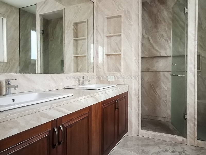 4 BHK Flat For Rent in West End Colony