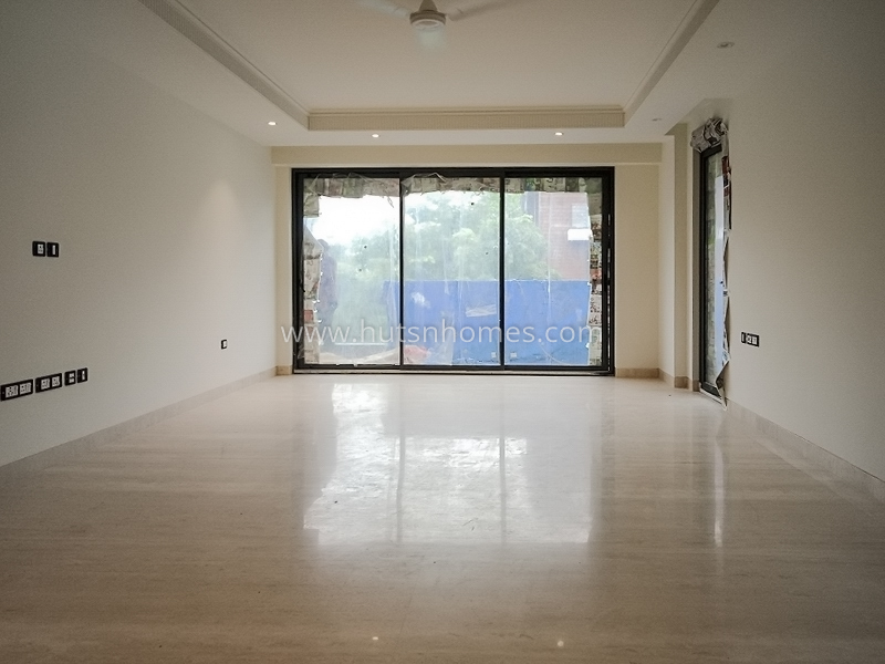 4 BHK Flat For Rent in West End Colony