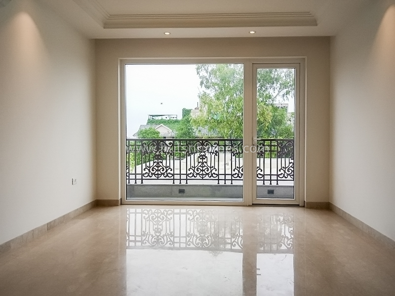 4 BHK Flat For Rent in West End Colony