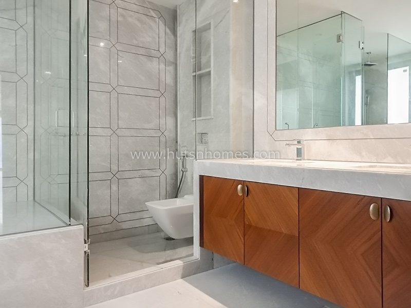 4 BHK Flat For Rent in West End Colony