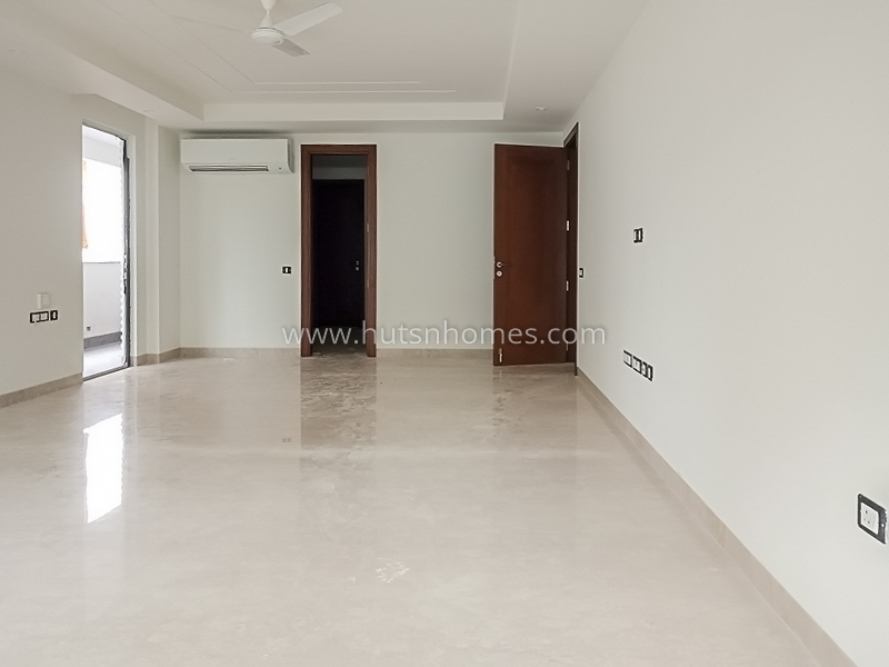 4 BHK Flat For Rent in West End Colony