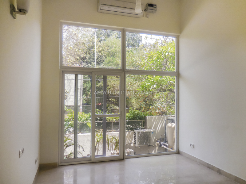 6 BHK Duplex For Rent in Shanti Niketan