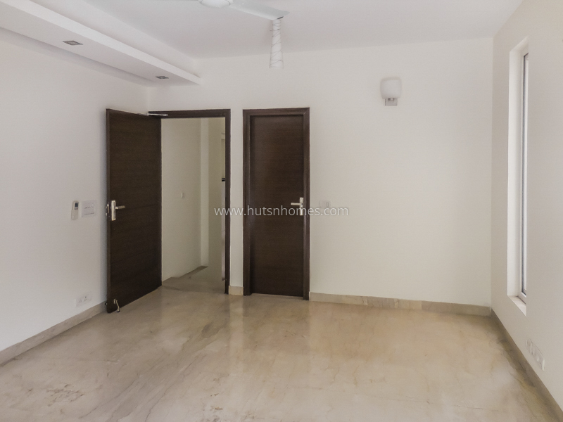6 BHK Duplex For Rent in Shanti Niketan