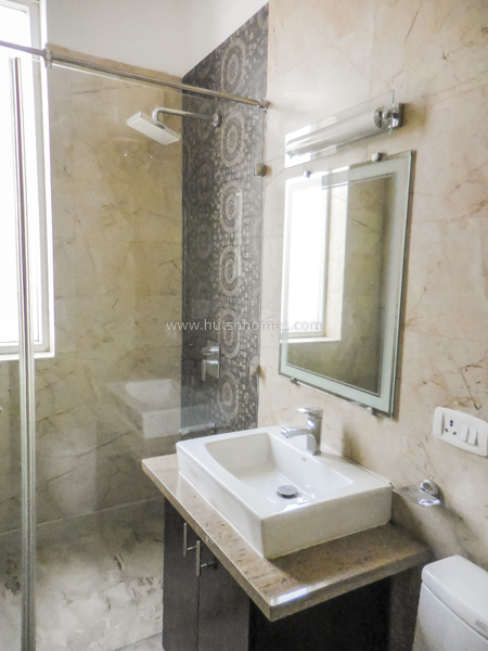 6 BHK Duplex For Rent in Shanti Niketan