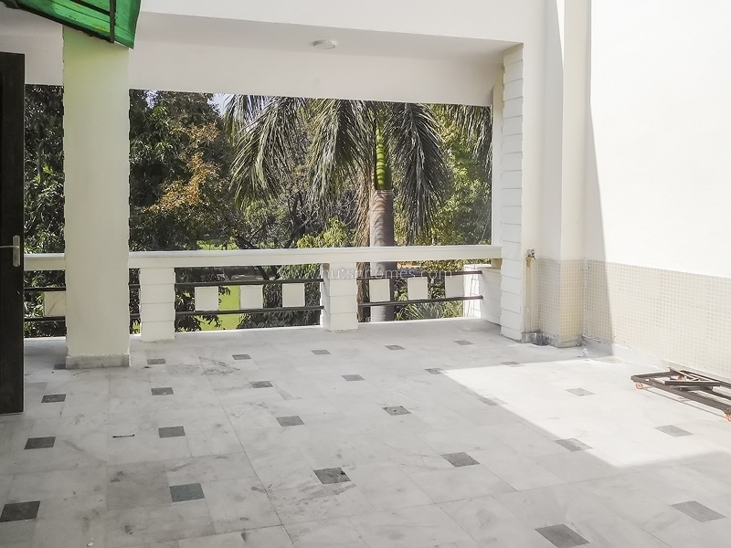 2 BHK Flat For Rent in Golf Links