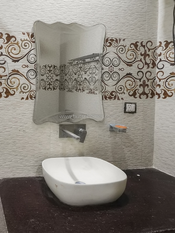 2 BHK Flat For Rent in Golf Links