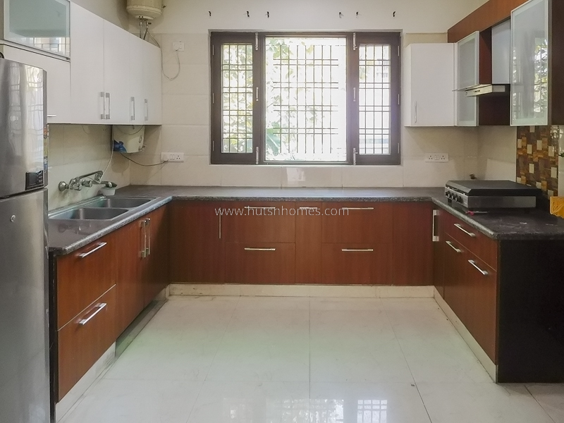 2 BHK Flat For Rent in Golf Links