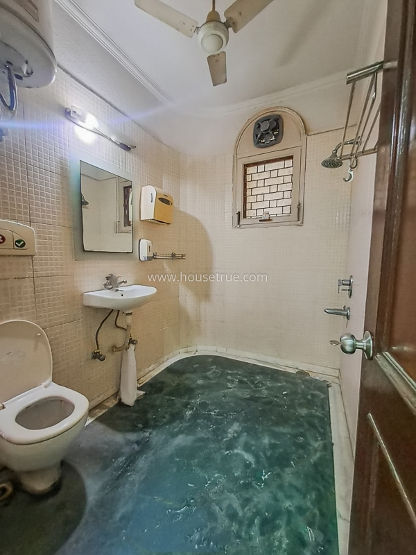 3 BHK Farm House For Rent in Vasant Kunj