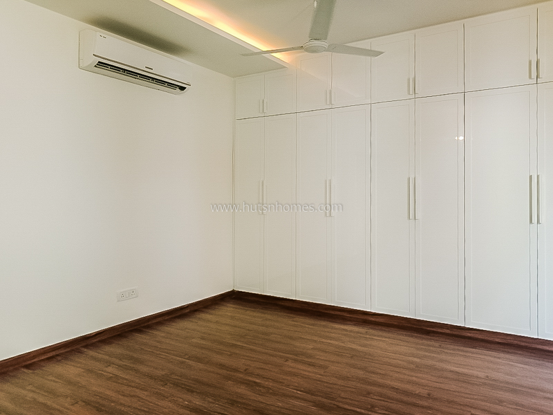 5 BHK Duplex For Rent in Vasant Vihar
