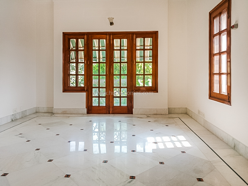 5 BHK Duplex For Rent in Vasant Vihar