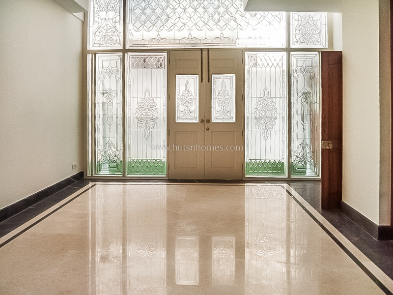 5 BHK Duplex For Rent in Vasant Vihar