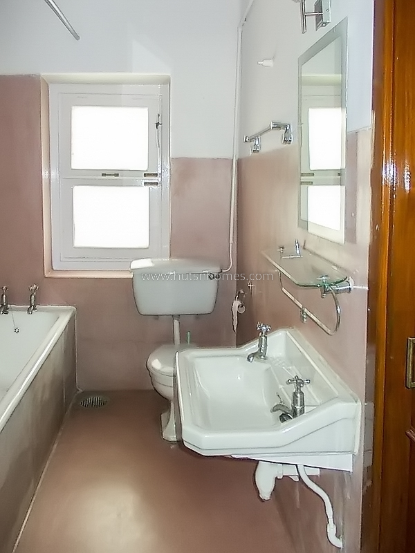 3 BHK Flat For Rent in Golf Links